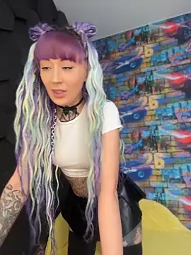 Snapshot of Tattoo__Moon chatting on 06/05/26, 12:17 Tattoo Moon online show from 06/05/26, 12:17