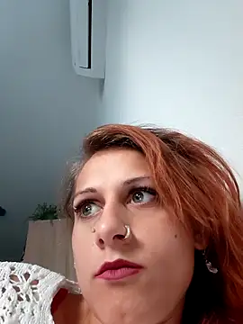 Snapshot of Bellaa25 chatting on 04/28/26, 04:23 Bellaa25 online show from 04/28/26, 04:23