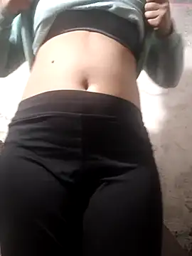 Snapshot of SubmissiveKaur chatting on 12/15/25, 10:08 SubmissiveKaur online show from 12/15/25, 10:08