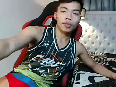 Snapshot of mike_cummer chatting on 12/15/25, 10:30 mike cummer online show from 12/15/25, 10:30