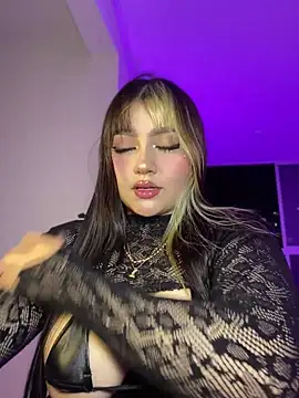 Daniela ruizz online show from 06/10/26, 02:12