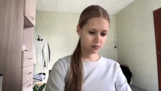 Snapshot of ZaidaSchwarten chatting on 03/02/26, 12:12 ZaidaSchwarten online show from 03/02/26, 12:12
