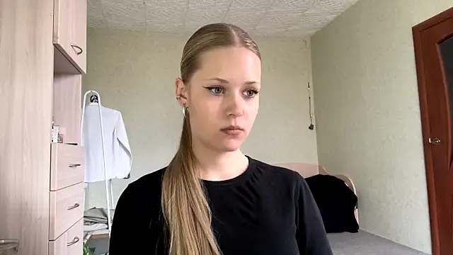 Snapshot of ZaidaSchwarten chatting on 03/20/26, 11:37 ZaidaSchwarten online show from 03/20/26, 11:37