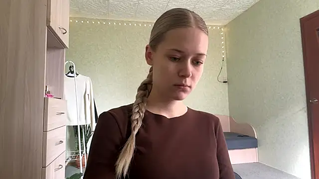 Snapshot of ZaidaSchwarten chatting on 05/01/26, 02:10 ZaidaSchwarten online show from 05/01/26, 02:10