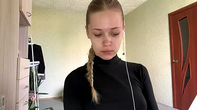 Snapshot of ZaidaSchwarten chatting on 05/20/26, 05:13 ZaidaSchwarten online show from 05/20/26, 05:13