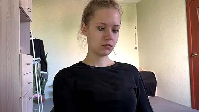 Snapshot of ZaidaSchwarten chatting on 06/03/26, 05:10 ZaidaSchwarten online show from 06/03/26, 05:10