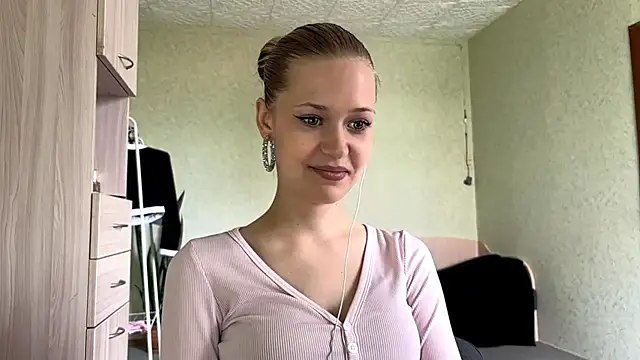 Snapshot of ZaidaSchwarten chatting on 06/05/26, 06:52 ZaidaSchwarten online show from 06/05/26, 06:52