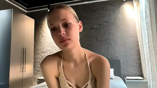 Snapshot of ZaidaSchwarten chatting on 07/17/26, 05:36 ZaidaSchwarten online show from 07/17/26, 05:36