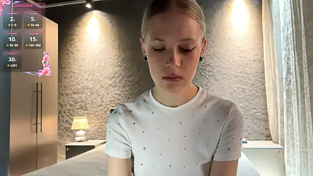 Snapshot of ZaidaSchwarten chatting on 07/30/26, 05:17 ZaidaSchwarten online show from 07/30/26, 05:17