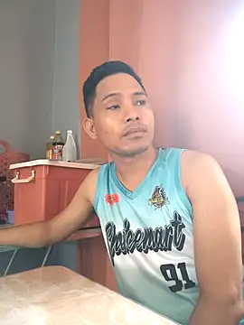 Snapshot of jevtobias chatting on 12/16/25, 04:17 jevtobias online show from 12/16/25, 04:17