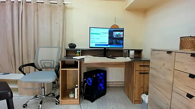 Snapshot of classy_medea chatting on 05/11/26, 12:27 classy medea online show from 05/11/26, 12:27