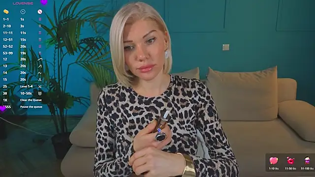Lindsi Luvviv online show from 06/22/26, 04:37