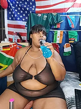 ChoklitBerryXX online show from 06/26/26, 08:24