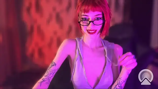 Snapshot of RedFica chatting on 12/14/25, 11:09 RedFica online show from 12/14/25, 11:09