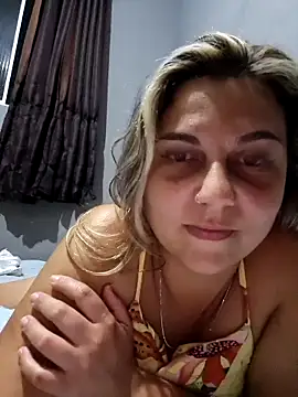 Snapshot of loiragostosa69 chatting on 04/22/26, 10:22 loiragostosa69 online show from 04/22/26, 10:22