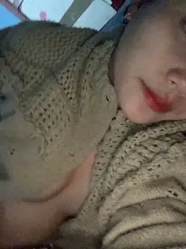 Snapshot of succuba-ba chatting on 12/14/25, 09:36 succuba-ba online show from 12/14/25, 09:36