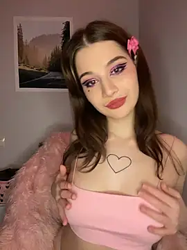 Snapshot of WIKESSTAR chatting on 12/16/25, 08:25 WIKESSTAR online show from 12/16/25, 08:25