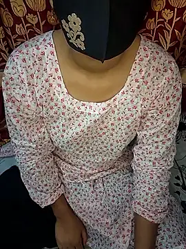 mira queen1 online show from 12/20/25, 04:14