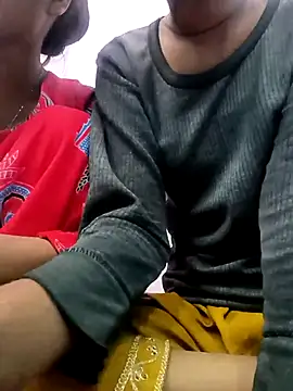 Snapshot of RV_525 chatting on 12/16/25, 05:45 RV 525 online show from 12/16/25, 05:45