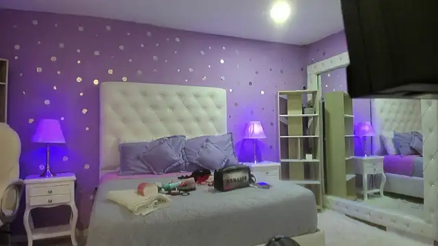 Snapshot of rousse_millers chatting on 02/25/26, 01:54 rousse millers online show from 02/25/26, 01:54