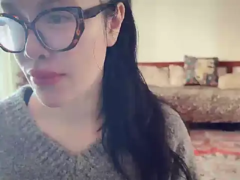 Snapshot of Aisha-AA chatting on 12/18/25, 07:36 Aisha-AA online show from 12/18/25, 07:36