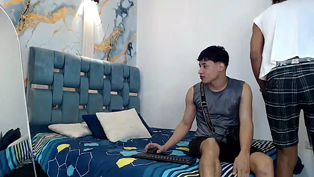 Snapshot of YOUNG_GUYS1 chatting on 02/08/26, 01:20 YOUNG GUYS1 online show from 02/08/26, 01:20