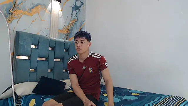 Snapshot of YOUNG_GUYS1 chatting on 02/08/26, 03:37 YOUNG GUYS1 online show from 02/08/26, 03:37