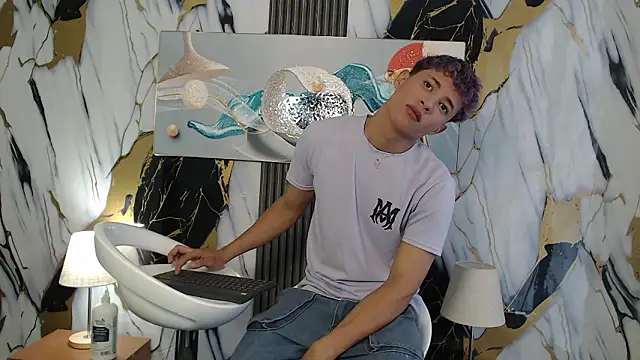 Snapshot of YOUNG_GUYS1 chatting on 02/15/26, 01:52 YOUNG GUYS1 online show from 02/15/26, 01:52