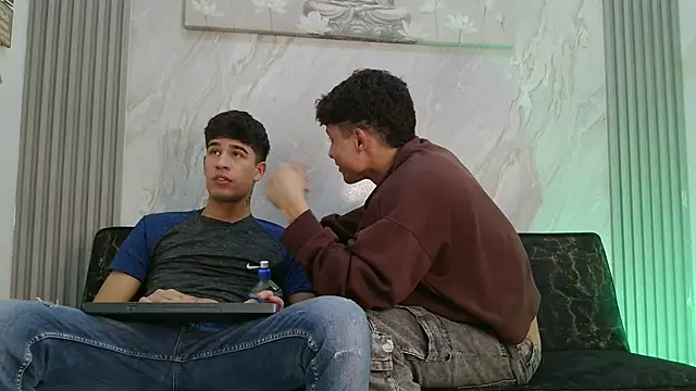 Snapshot of YOUNG_GUYS1 chatting on 05/19/26, 07:37 YOUNG GUYS1 online show from 05/19/26, 07:37
