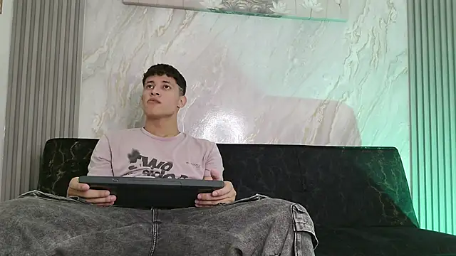 Snapshot of YOUNG_GUYS1 chatting on 05/27/26, 07:16 YOUNG GUYS1 online show from 05/27/26, 07:16