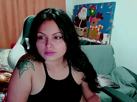 Snapshot of milk_hot_mafe chatting on 12/14/25, 03:45 milk hot mafe online show from 12/14/25, 03:45