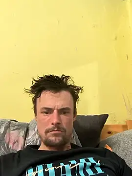 Snapshot of zakopelo chatting on 12/14/25, 03:34 zakopelo online show from 12/14/25, 03:34