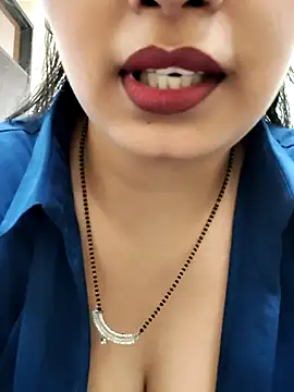 Delhikidevi online show from 07/19/26, 04:38