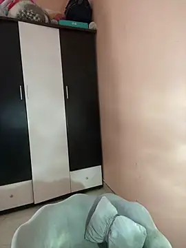 Snapshot of Bae1103_ chatting on 12/14/25, 03:01 Bae1103 online show from 12/14/25, 03:01