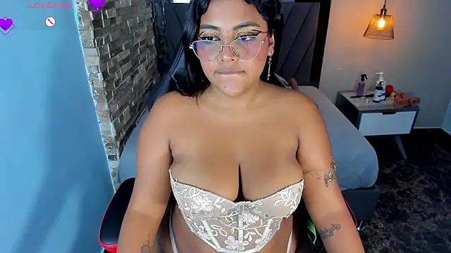 BRIANA Z online show from 07/23/26, 06:00