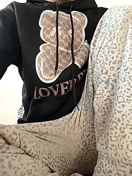 Snapshot of tenifer chatting on 12/15/25, 09:46 tenifer online show from 12/15/25, 09:46