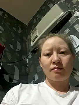 Snapshot of mana-ala chatting on 12/16/25, 09:42 mana-ala online show from 12/16/25, 09:42