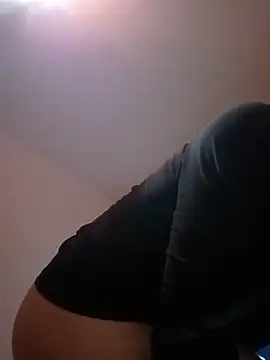 Snapshot of Olivassl22 chatting on 05/19/26, 07:42 Olivassl22 online show from 05/19/26, 07:42