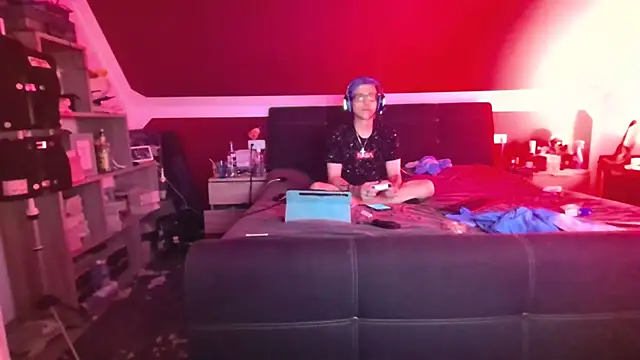 AskAveryAnything online show from 07/02/26, 02:33