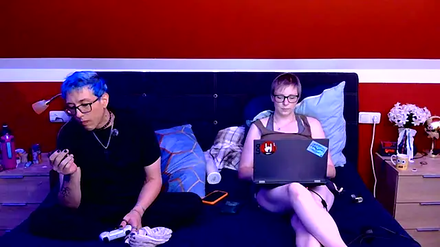 AskAveryAnything online show from 07/30/26, 02:32