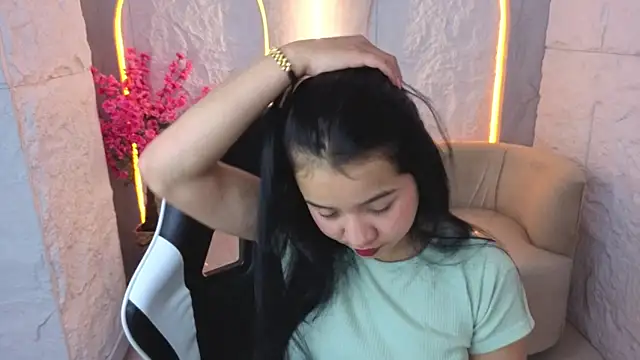 Snapshot of Sofi_Adams_Tx chatting on 12/15/25, 01:26 Sofi Adams Tx online show from 12/15/25, 01:26