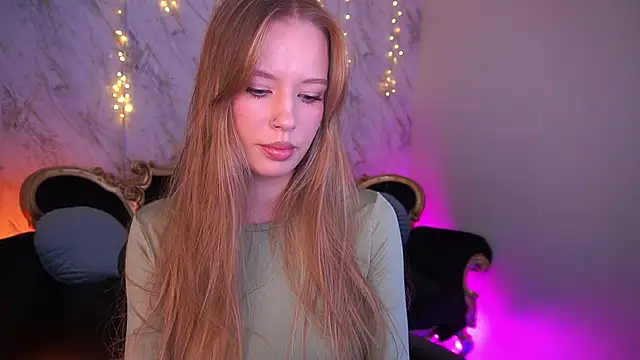Snapshot of MollyyMayy chatting on 02/04/26, 04:02 MollyyMayy online show from 02/04/26, 04:02