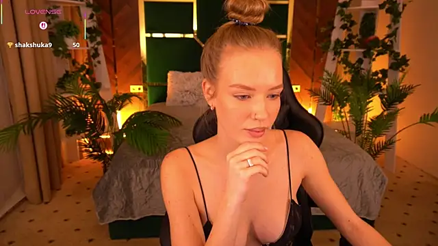 Snapshot of MollyyMayy chatting on 02/05/26, 03:49 MollyyMayy online show from 02/05/26, 03:49