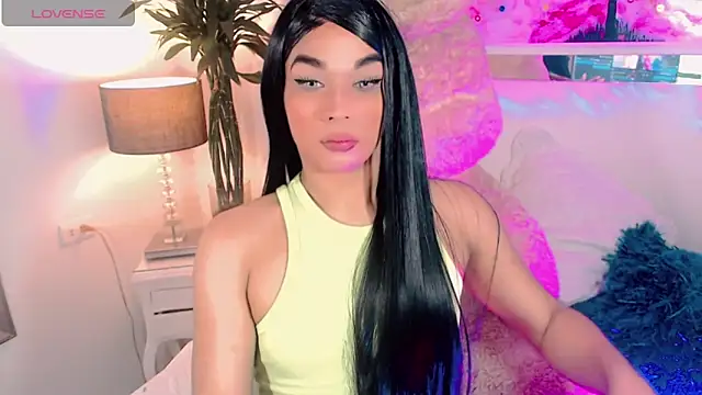 Snapshot of agathaferrer3 chatting on 12/16/25, 11:15 agathaferrer3 online show from 12/16/25, 11:15