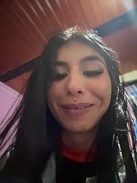 Snapshot of anny__2 chatting on 12/15/25, 04:06 anny 2 online show from 12/15/25, 04:06