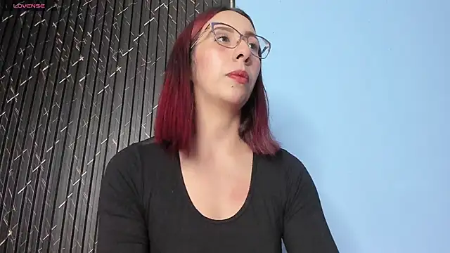 Moolly Evanz online show from 06/12/26, 06:40