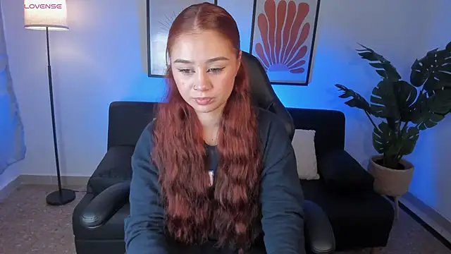 Amelia Saenz  online show from 05/08/26, 08:25