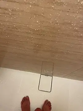 Snapshot of junieel chatting on 12/16/25, 11:26 junieel online show from 12/16/25, 11:26