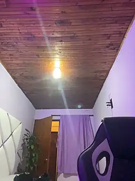 Snapshot of Lia_Kitten2 chatting on 12/14/25, 03:56 Lia Kitten2 online show from 12/14/25, 03:56