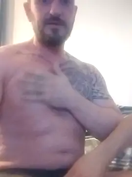 Snapshot of Tonybp84 chatting on 12/15/25, 08:18 Tonybp84 online show from 12/15/25, 08:18